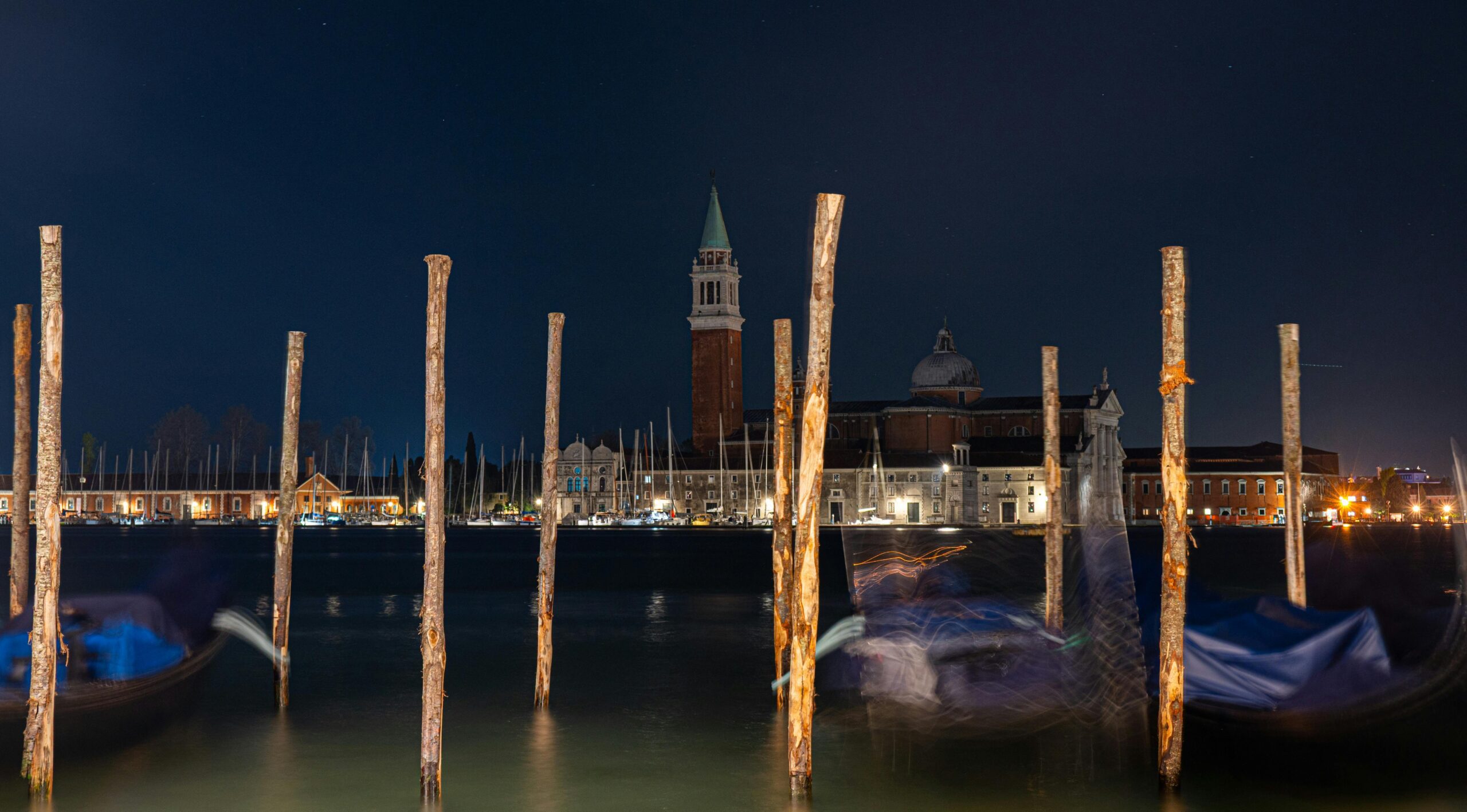 Eucalyptus Poles in Construction: Load-Bearing Specifications for Signage and Structures