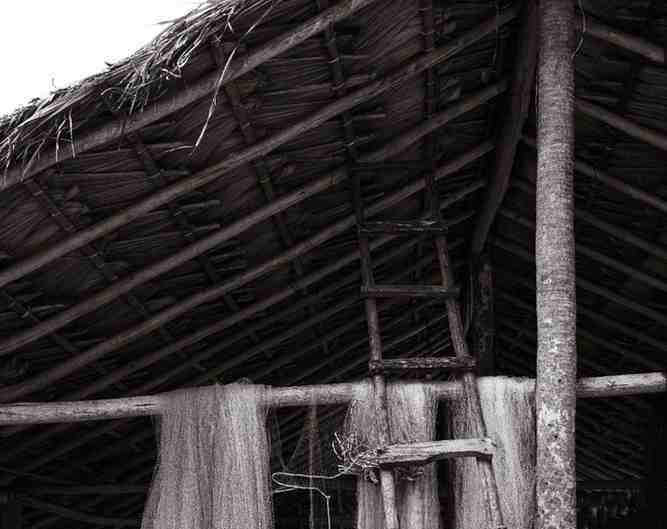 Synthetic Thatch Roofing Tiles: Weatherability and UV Resistance for Coastal Projects